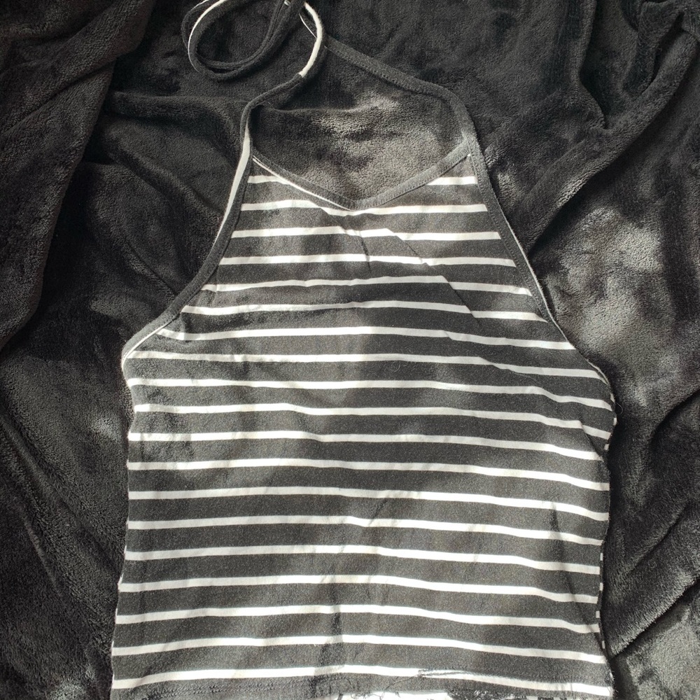 Cropped stripped shirt